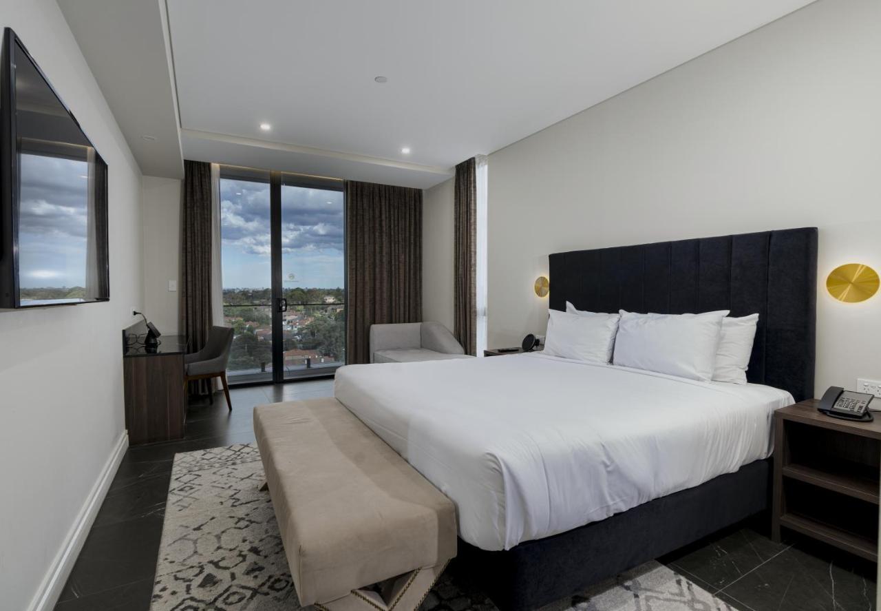 Crowne Plaza Sydney Burwood By Ihg Hotel Екстериор снимка